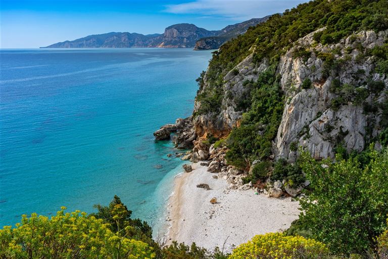Erholsamer Badeurlaub auf Sardinien ©Frank Lambert/adobestock